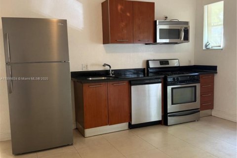 Condominio en venta en Miami Beach, Florida, 1 dormitorio, 49.24 m2 № 1952488 - foto 3