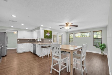 House in Oldsmar, Florida 4 bedrooms, 154.03 sq.m. № 1740595 - photo 9