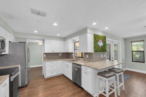 House in Oldsmar, Florida 4 bedrooms, 154.03 sq.m. № 1740595 - photo 5