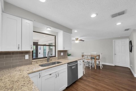 House in Oldsmar, Florida 4 bedrooms, 154.03 sq.m. № 1740595 - photo 7