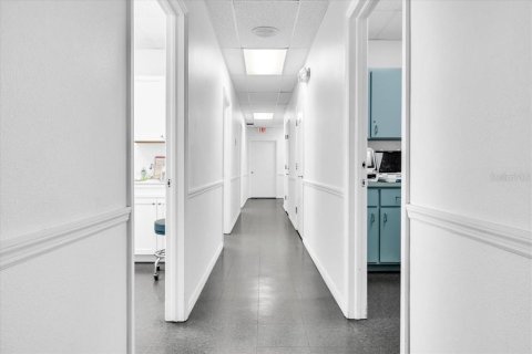 Купить коммерческую недвижимость в Порт-Шарлотт, Флорида 204.38м2, № 2151142 - фото 11