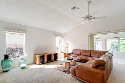 House in The Villages, Florida 3 bedrooms, 179.02 sq.m. № 1677938 - photo 10