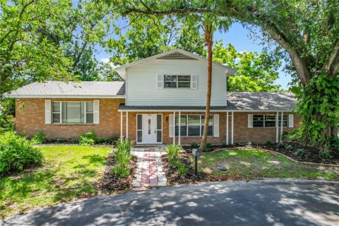 House in Lakeland, Florida 4 bedrooms, 196.95 sq.m. № 1866038 - photo 1