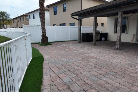 Снять в аренду виллу или дом в Хайалиа, Флорида 5 спален, 256.32м2, № 1964487 - фото 23