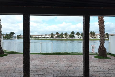 Снять в аренду виллу или дом в Хайалиа, Флорида 5 спален, 256.32м2, № 1964487 - фото 21