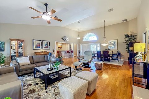Casa en venta en Apopka, Florida, 3 dormitorios, 268.39 m2 № 1828597 - foto 5