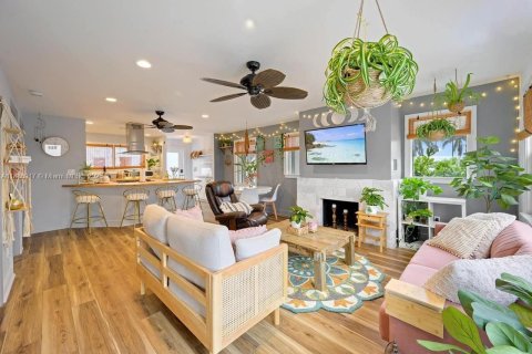 Condo in Hollywood, Florida, 2 bedrooms  № 2178967 - photo 9