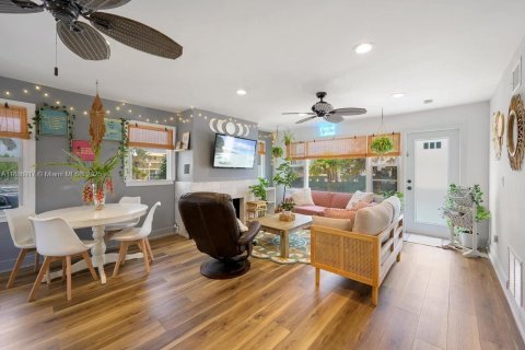 Condo in Hollywood, Florida, 2 bedrooms  № 2178967 - photo 4