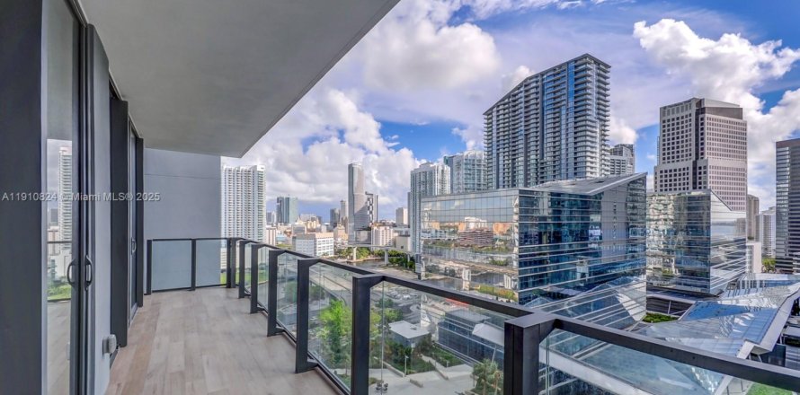 Кондоминиум с 2 спальнями в Майами, Флорида № 1965989