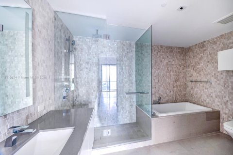 Снять в аренду кондоминиум в Майами, Флорида 2 спальни, 117.15м2, № 1965989 - фото 5