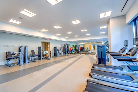 Снять в аренду кондоминиум в Майами, Флорида 2 спальни, 117.15м2, № 1965989 - фото 30