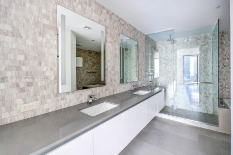 Снять в аренду кондоминиум в Майами, Флорида 2 спальни, 117.15м2, № 1965989 - фото 4