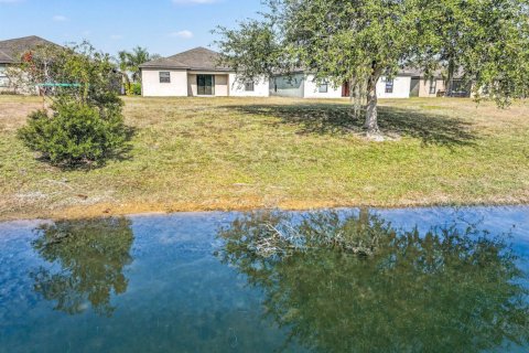 Villa ou maison à vendre à Lehigh Acres, Floride: 3 chambres, 150.13 m2 № 2242234 - photo 7