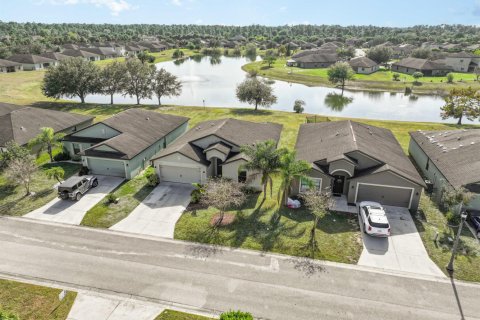 Villa ou maison à vendre à Lehigh Acres, Floride: 3 chambres, 150.13 m2 № 2242234 - photo 3