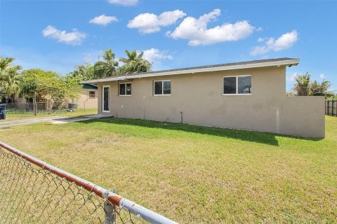 Casa en venta en Homestead, Florida, 3 dormitorios, 100.33 m2 № 2084982 - foto 4