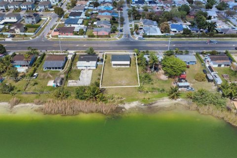 Casa en venta en Homestead, Florida, 3 dormitorios, 100.33 m2 № 2084982 - foto 8