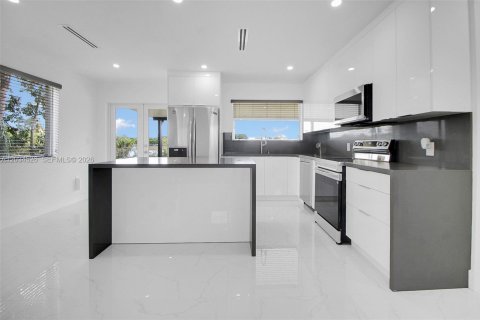 Casa en venta en Homestead, Florida, 3 dormitorios, 100.33 m2 № 2084982 - foto 12