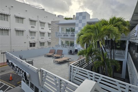 Condo in Miami Beach, Florida  № 1950137 - photo 4