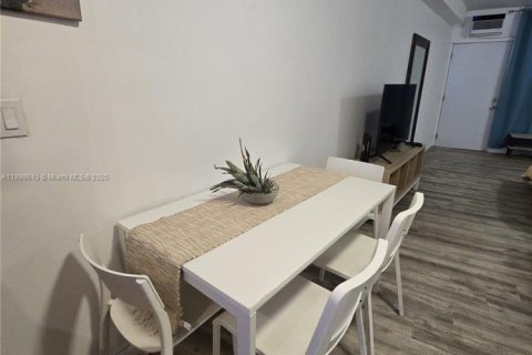 Condo in Miami Beach, Florida  № 1950137 - photo 18