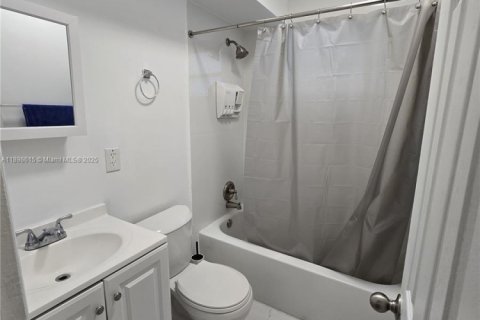 Condo in Miami Beach, Florida  № 1950137 - photo 20