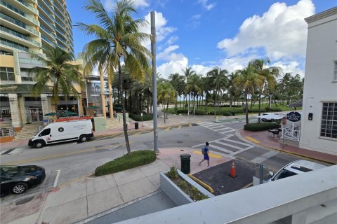 Condo in Miami Beach, Florida  № 1950137 - photo 5
