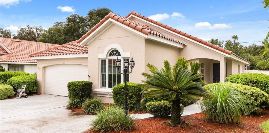 Villa ou maison à Apopka, Floride 3 chambres, 176.61 m2 № 2411410