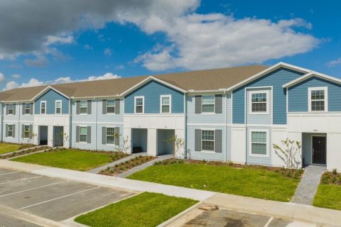 Townhouse in Davenport, Florida 5 bedrooms, 213.02 sq.m. № 2214153 - photo 2
