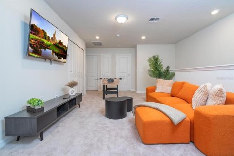 Townhouse in Davenport, Florida 5 bedrooms, 213.02 sq.m. № 2214153 - photo 7