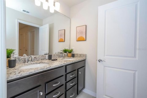 Townhouse in Davenport, Florida 5 bedrooms, 213.02 sq.m. № 2214153 - photo 17