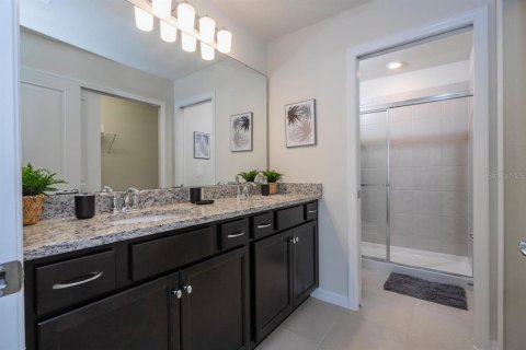 Townhouse in Davenport, Florida 5 bedrooms, 213.02 sq.m. № 2214153 - photo 30