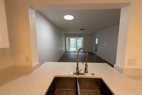 Condo in Clearwater, Florida, 2 bedrooms  № 1899922 - photo 9