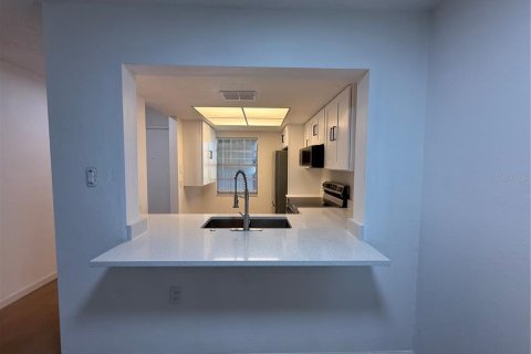 Condo in Clearwater, Florida, 2 bedrooms  № 1899922 - photo 6