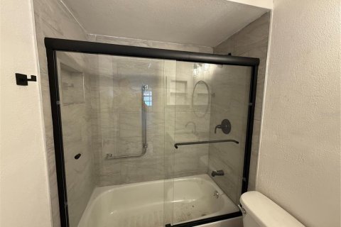Condo in Clearwater, Florida, 2 bedrooms  № 1899922 - photo 11