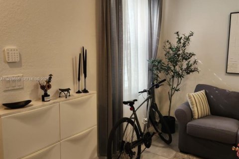 Townhouse in Homestead, Florida 3 bedrooms, 129.41 sq.m. № 2087252 - photo 18