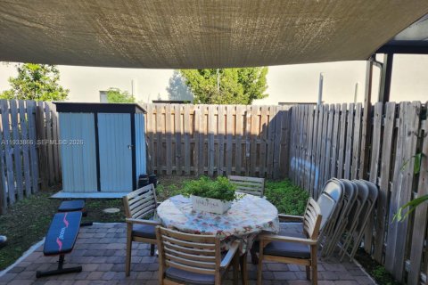 Townhouse in Homestead, Florida 3 bedrooms, 129.41 sq.m. № 2087252 - photo 10