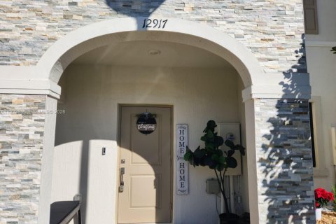 Townhouse in Homestead, Florida 3 bedrooms, 129.41 sq.m. № 2087252 - photo 13