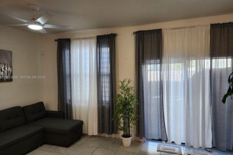 Townhouse in Homestead, Florida 3 bedrooms, 129.41 sq.m. № 2087252 - photo 9