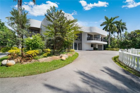 Casa en alquiler en Southwest Ranches, Florida, 6 dormitorios, 569.31 m2 № 2057860 - foto 2