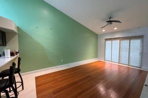 Condominio en alquiler en Gainesville, Florida, 2 dormitorios, 105.35 m2 № 1591015 - foto 2