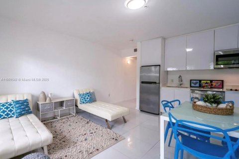 Condo in Miami Beach, Florida, 1 bedroom  № 1896786 - photo 8