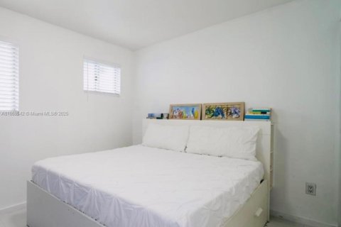 Condo in Miami Beach, Florida, 1 bedroom  № 1896786 - photo 9