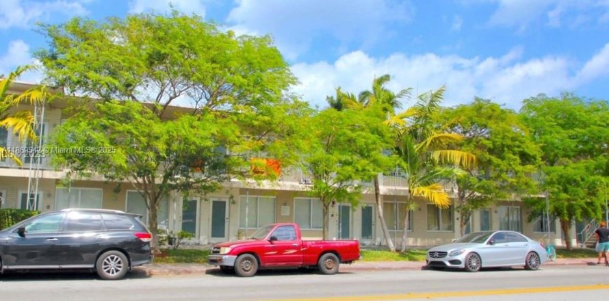 Condo in Miami Beach, Florida, 1 bedroom  № 1896786