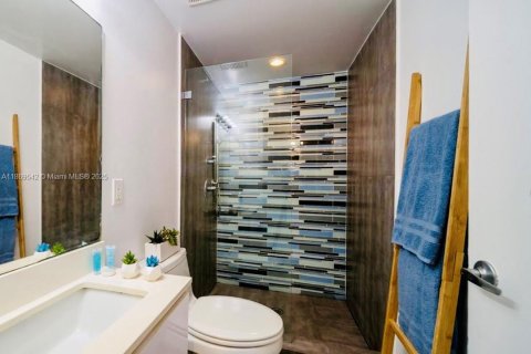 Condo in Miami Beach, Florida, 1 bedroom  № 1896786 - photo 7