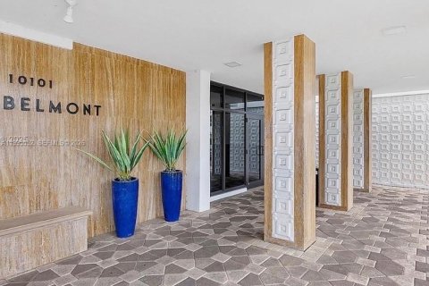 Condo in Bay Harbor Islands, Florida, 2 bedrooms  № 2063797 - photo 14