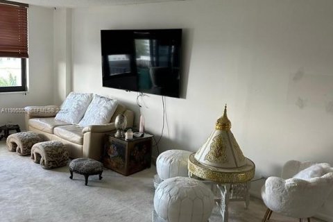 Condo in Bay Harbor Islands, Florida, 2 bedrooms  № 2063797 - photo 3