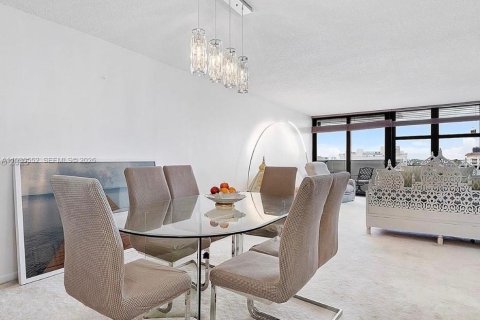 Condo in Bay Harbor Islands, Florida, 2 bedrooms  № 2063797 - photo 5