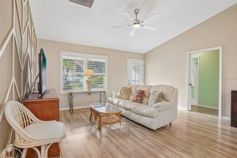 Casa en venta en The Villages, Florida, 3 dormitorios, 150.78 m2 № 2383599 - foto 7