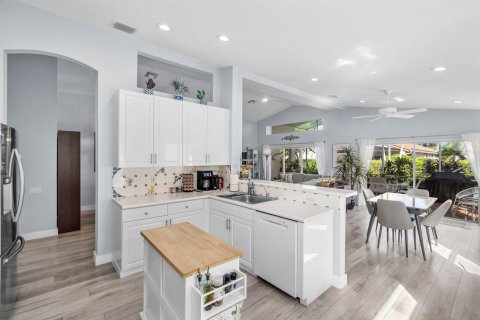 House in Boynton Beach, Florida 3 bedrooms, 169.92 sq.m. № 2389894 - photo 17