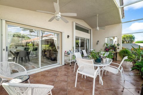House in Boynton Beach, Florida 3 bedrooms, 169.92 sq.m. № 2389894 - photo 9