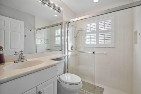House in Boynton Beach, Florida 3 bedrooms, 169.92 sq.m. № 2389894 - photo 25